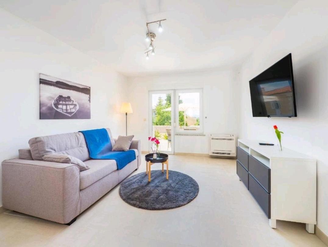 Adriatico Apartment Omisalj Ngoại thất bức ảnh