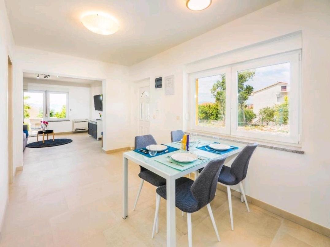 Adriatico Apartment Omisalj Ngoại thất bức ảnh